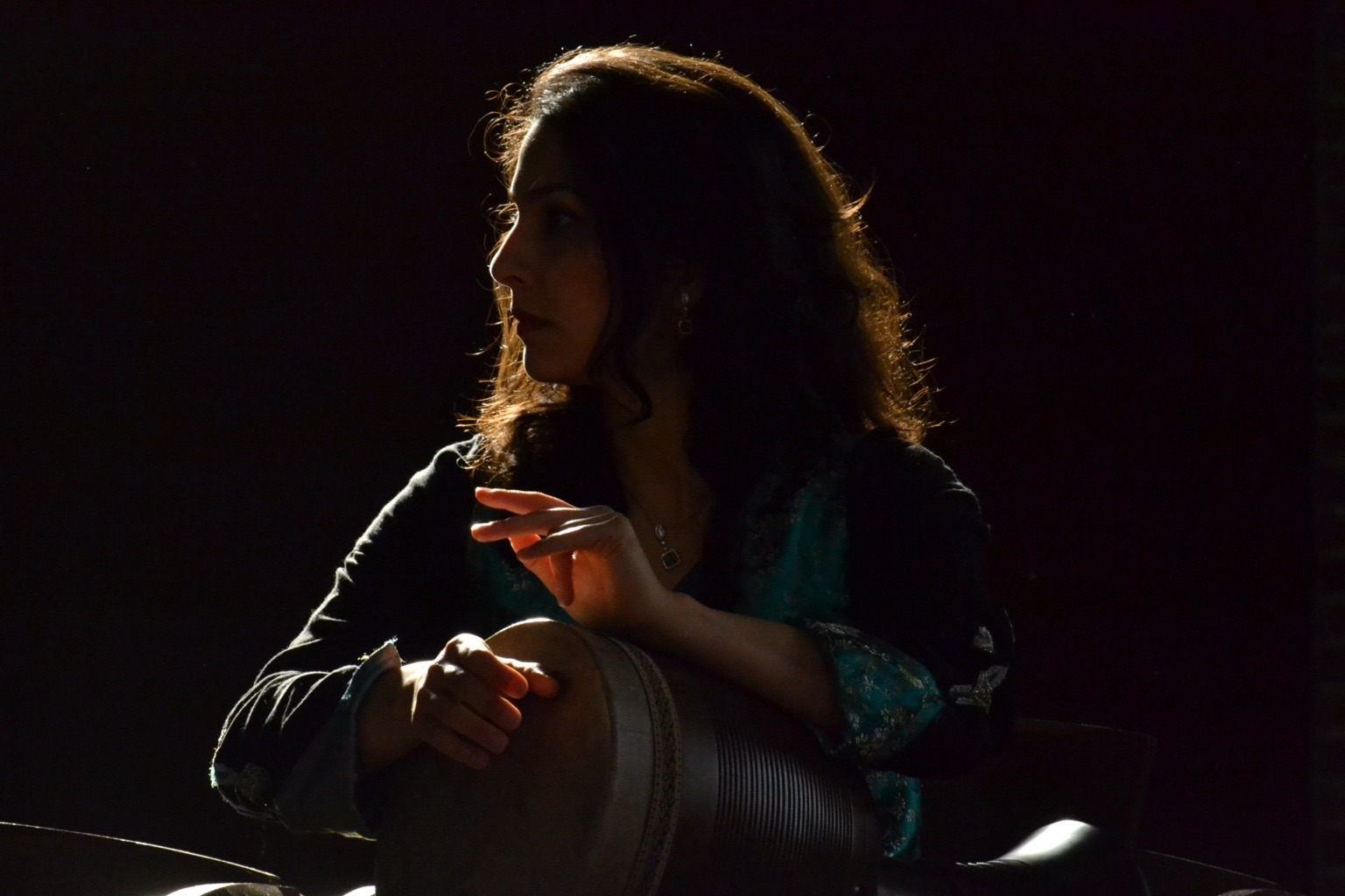 Saghar Khadem performing with Tombak
